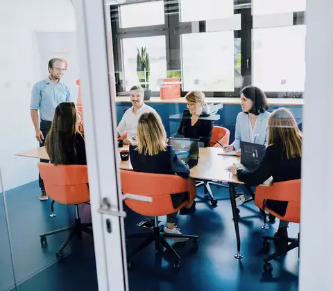 Mitarbeiter bei einer Besprechung