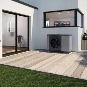 WOLF CHA Monoblock Außeneinheit auf Terrasse