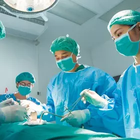 Aerzte im OP